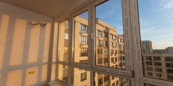 Остекление теплыми немецкими окнами REHAU, стеклопакет 24мм.